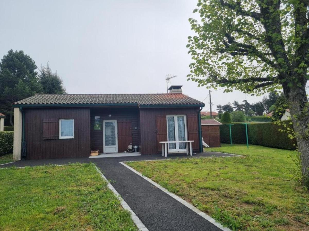Gite Avec Cheminee, Terrasse Et Wifi - Animaux Acceptes - Fr-1-496-163 Usson-en-Forez 외부 사진